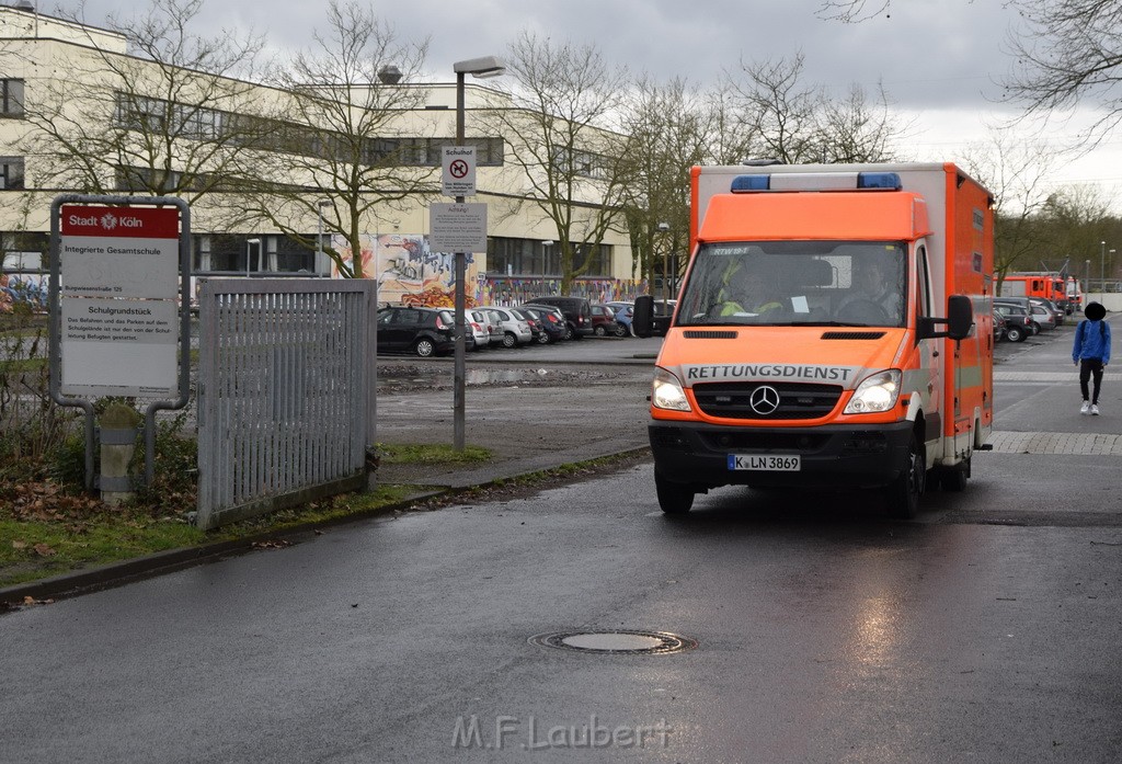 Einsatz BF Koeln Schule Burgwiesenstr Koeln Holweide P093.JPG - Miklos Laubert